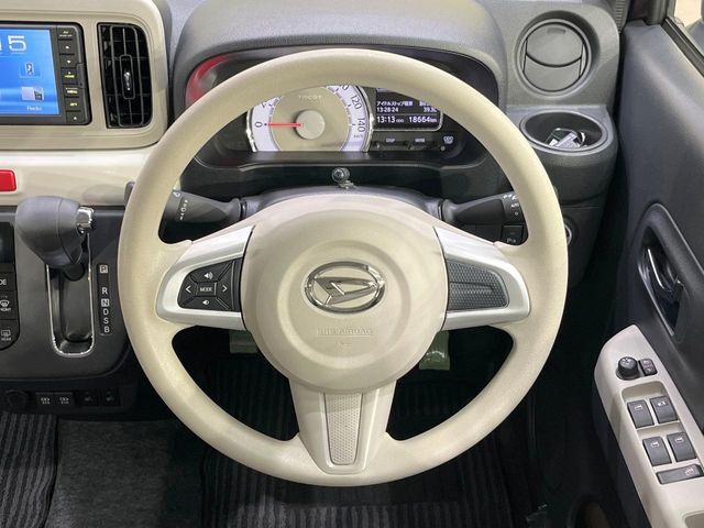 ステアリングも使用感が少なく、きれいな状態となっております♪