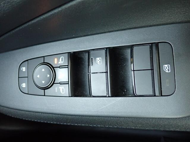 �d���i�[���h�A�~���[�E�p���[�E�B���h�E�������Ă��܂��B