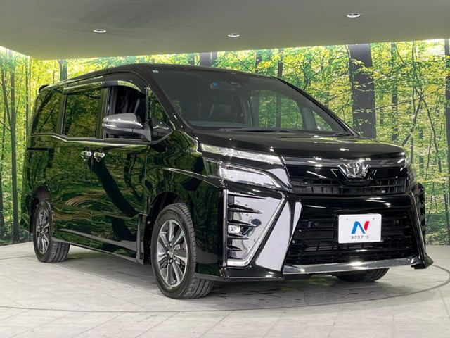 高透明度のガラス皮膜で撥水はもちろん、上質なツヤ・光沢を実現。紫外線や酸性雨から大切な愛車を保護し、色あせ・劣化を防止。「弾スプラッシュコート」、「弾プリミッサコート」からお選びいただけます。