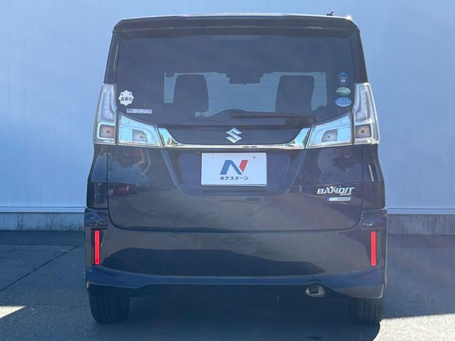 安心の最長10年・走行無制限保証(有償)をご用意。保証内容も充実はもちろん、無料点検&オイル交換や、年中無休の全国・24時間ロードサービスも付帯されておりますのでご安心下さい。