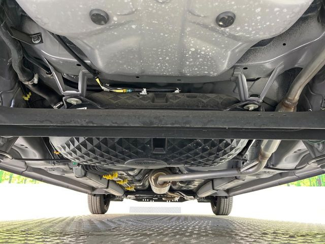 大好評を頂いておりますボディの弾スプラッシュコートも好評受付中。通常のガラスコートと異なる、耐久年数6年の無機質ガラスコーティングが、ボディをキレイな状態に保ってくれます。