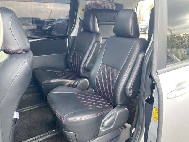 当店は車の品質に自信を持っています!なので、さまざまな角度から70枚以上のお写真載せています。