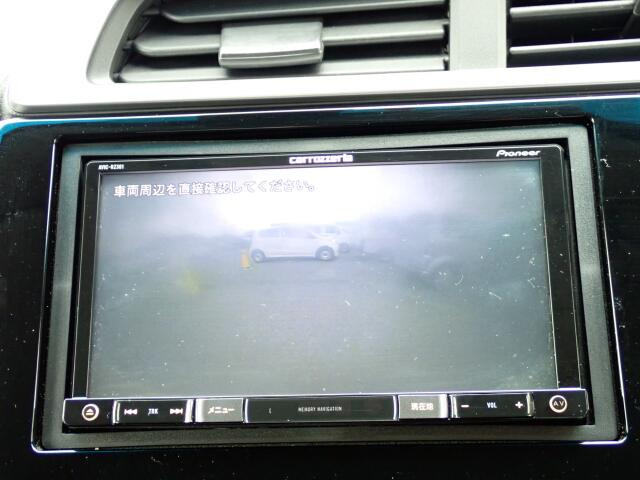 バックカメラ装備しております。駐車時に大変役に立ちますよ♪駐車が苦手な方にも便利機能です♪