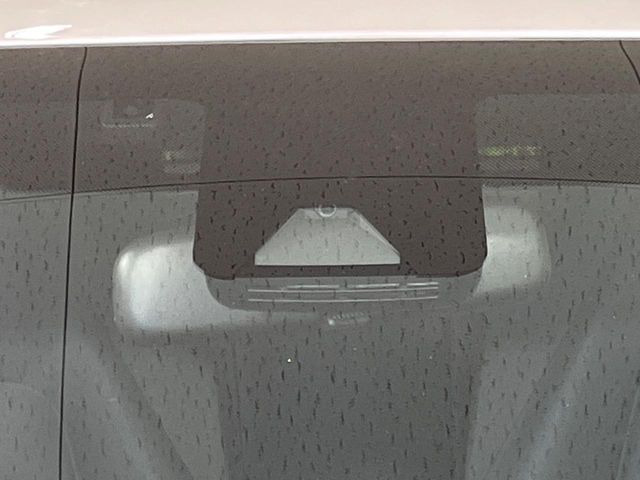 �y�g���^�Z�[�t�e�B�Z���X�z���s���ɑO���̎ԗ�����F�����A�Փ˂������Ȏ��͌x��ƃu���[�L�ŏՓˉ���Ɣ�Q�y�����A�V�X�g�B�����S�Ƀh���C�u�����y���݂��������܂��B