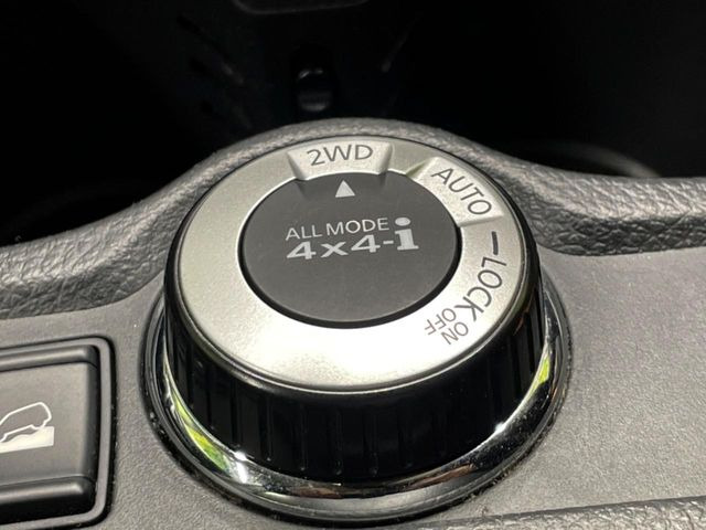 【オールモード4×4】2WD/4WDモードを手軽に切り替え可能。燃費重視の2WD、スタック時に役立つLOCK、AUTOモードでは4WDの配分を自動で調整し、路面状況を問わず安定した走りをサポート。