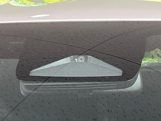 �y�g���^�Z�[�t�e�B�Z���X�z���s���ɑO���̎ԗ�����F�����A�Փ˂������Ȏ��͌x��ƃu���[�L�ŏՓˉ���Ɣ�Q�y�����A�V�X�g�B�����S�Ƀh���C�u�����y���݂��������܂��B