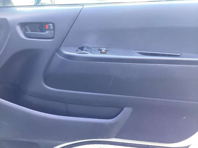 ���q������s�Ȃ��Ă���܂��B���p�Ԃ��畁�ʎԂǂ̂悤�Ȃ��Ԃł��������܂�!���薳���ł��̂ł��C�y�ɂ��\���t�����������܂���