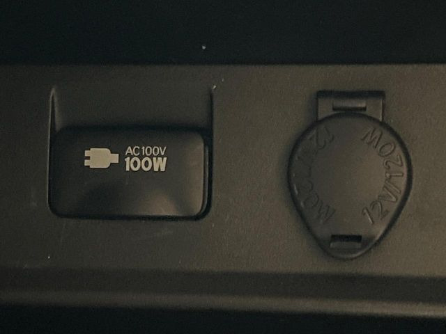 【アクセサリーコンセント】キャンプやスポーツ、アウトドアでのアクティビティはもちろん、災害・停電の際に助けにもなるAC100Vコンセントを装備♪ケータイやタブレット、ゲーム機器の充電にも♪