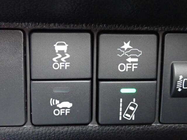 横滑防止機能、衝突回避軽減ブレーキ付きで、より安全にドライブをお楽しみいただけます♪