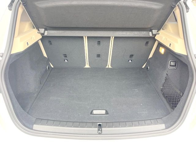 ●トランクルーム:趣味が広がる収容スペース!これだけの広さがあればお買い物やレジャーなどにも最適です!使用感も少なくきれいな状態を維持しております。