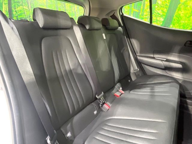 �R���p�N�g�J�[�ł����A�Z�J���h�V�[�g�͏\���ȍL����������K�ɂ���肢�������܂���V�[�g��|���đ傫�ȉו���ς񂾂�ƁA�p�r�̕����L��1��ł��B