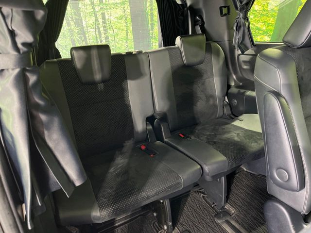 3列目シートはもちろん状態良好☆大人でもゆったりと座って頂けますので、大人数でのお出かけもラクラクです♪ご家族で、気の知れた仲間で、ドライブに行くのが楽しみですね♪