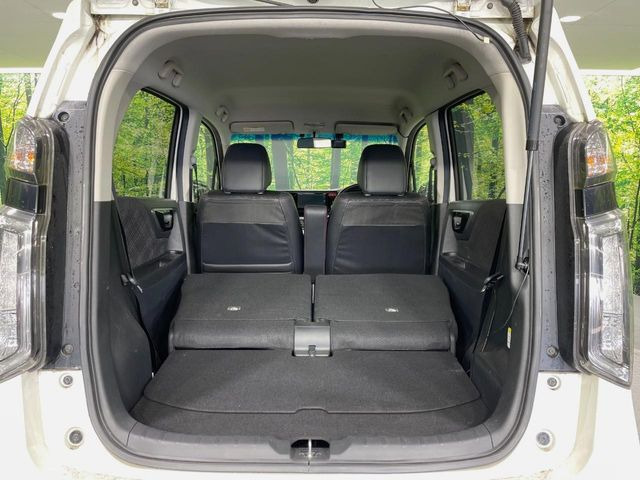 ���i�̂���������ʋ΁A���}���ɏ\���ȉ׎��X�y�[�X���m�ۂ��Ă���܂��B�Z�J���h�V�[�g��|���ƁA�傫�ȉו��̐ύڂ��\�ł���