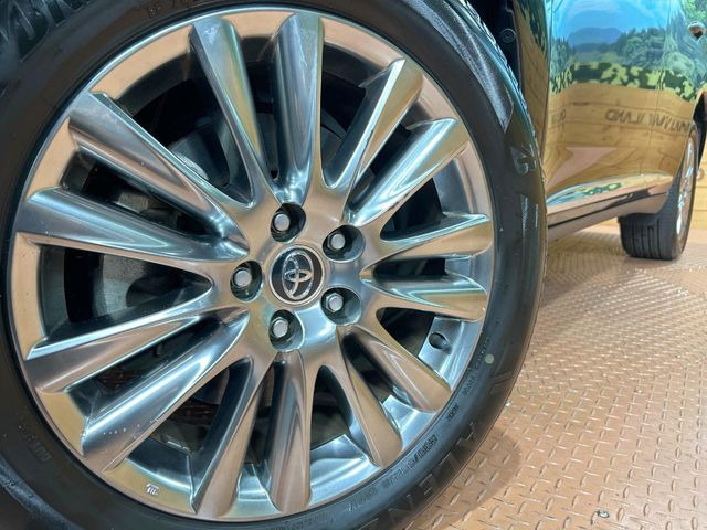 �y����18�C���`�A���~�z�C�[���z�O�ςɃ}�b�`���������A���~�z�C�[���𑕒����Ă���܂��B�e��ЊO�A���~�z�C�[����A�X�^�b�h���X�^�C�����戵�����Ă���܂��B���񂲑��k����������