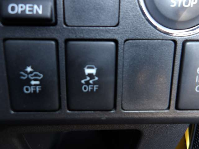 横滑り防止装置★車両の横滑りを感知すると、自動的に車両の進行方向を保つように車両を制御します!雨の日など滑りやすい路面状況でも安全な運転が可能です!