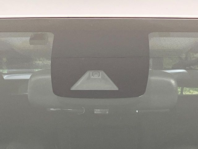 �y�g���^�Z�[�t�e�B�Z���X�z���s���ɑO���̎ԗ�����F�����A�Փ˂������Ȏ��͌x��ƃu���[�L�ŏՓˉ���Ɣ�Q�y�����A�V�X�g�B�����S�Ƀh���C�u�����y���݂��������܂��B