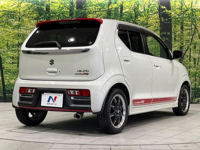 安心の最長10年・走行無制限保証(有償)をご用意。保証内容も充実はもちろん、無料点検&オイル交換や、年中無休の全国・24時間ロードサービスも付帯されておりますのでご安心下さい。