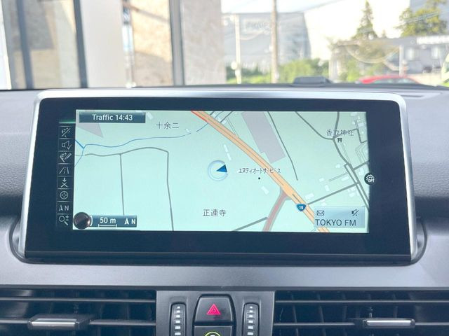 ●純正ナビ:一体感のあるナビは、高級感ある車内を演出してくれます。オーディオ機能も充実しておりますので、運転もより楽しめます♪