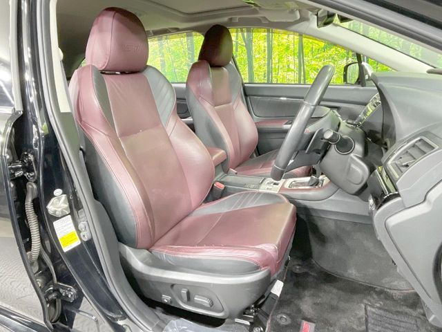 【本革シート】上質な本革を使用し、高級感あふれる本革シート。常に体に触れる部分だから、座り心地の良さにはこだわりたいですね♪汚れの付着や劣化を抑制する内装コーティング施工もおススメですよ♪