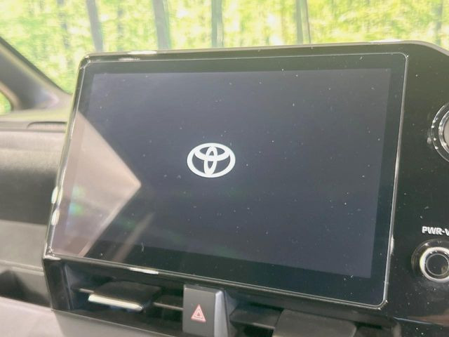 【純正10.5型ナビ】人気の純正ナビを装備しております。ナビの使いやすさはもちろん、オーディオ機能も充実!キャンプや旅行はもちろん、通勤や買い物など普段のドライブも楽しくなるはず♪