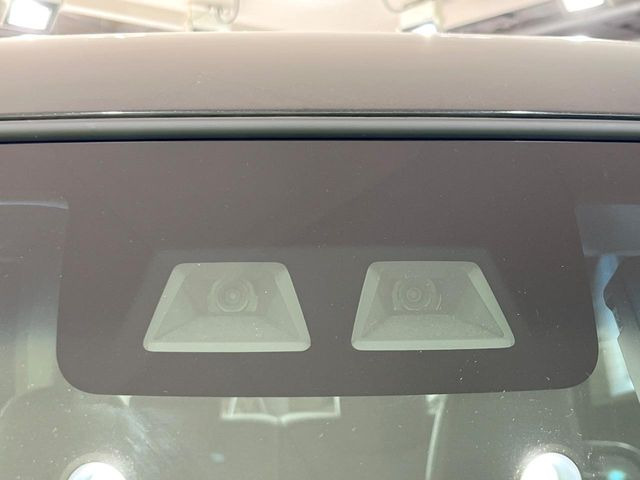 �y�X�}�[�g�A�V�X�g�z���s���ɑO���̎ԗ�����F�����A�Փ˂������Ȏ��͌x��ƃu���[�L�ŏՓˉ���Ɣ�Q�y�����A�V�X�g�B�����S�Ƀh���C�u�����y���݂��������܂��B