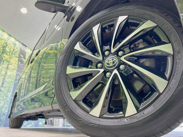 【純正17インチアルミホイール】外観にマッチした純正アルミホイールを装着しております。各種社外アルミホイールや、スタッドレスタイヤも取扱いしております。是非ご相談ください♪