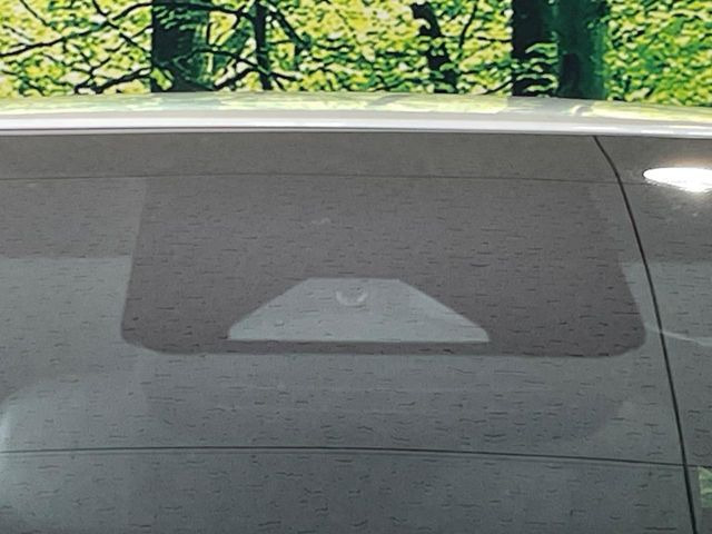 �y�g���^�Z�[�t�e�B�Z���X�z���s���ɑO���̎ԗ�����F�����A�Փ˂������Ȏ��͌x��ƃu���[�L�ŏՓˉ���Ɣ�Q�y�����A�V�X�g�B�����S�Ƀh���C�u�����y���݂��������܂��B