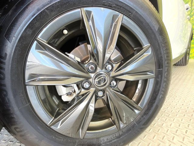 �y����17�C���`�A���~�z�C�[���z�O�ςɃ}�b�`���������A���~�z�C�[���𑕒����Ă���܂��B�e��ЊO�A���~�z�C�[����A�X�^�b�h���X�^�C�����戵�����Ă���܂��B���񂲑��k����������