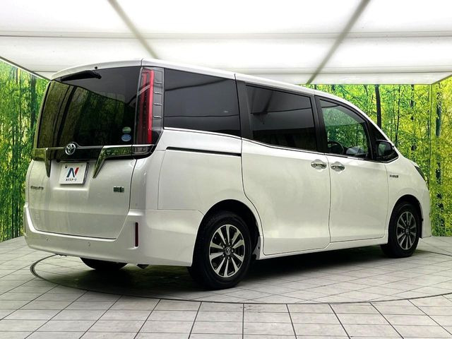 ☆全国のネクステージからお取り寄せが可能※!遠方の店舗に展示してあるクルマが気になる場合も、最寄りの店舗でご覧いただくことが可能です!是非私たちに要望をお聞かせください!※別途費用