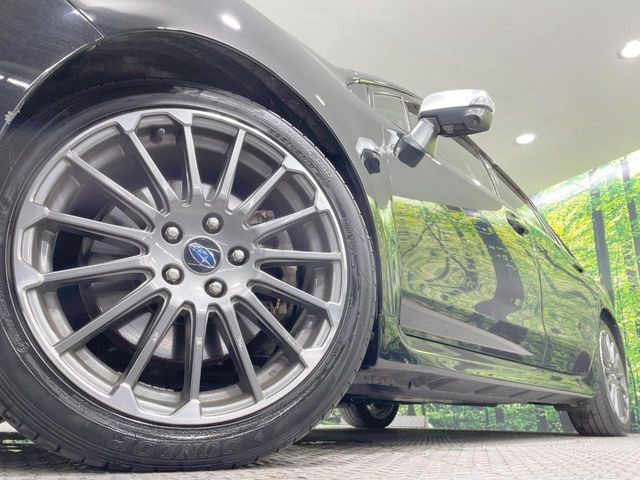 【純正18インチアルミホイール】外観にマッチした純正アルミホイールを装着しております。各種社外アルミホイールや、スタッドレスタイヤも取扱いしております。是非ご相談ください♪