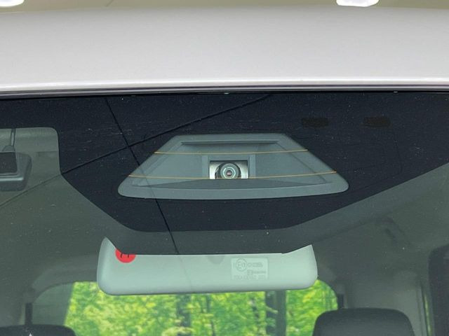 【スズキ セーフティサポート】走行中に前方の車両等を認識し、衝突しそうな時は警報とブレーキで衝突回避と被害軽減をアシスト。より安全にドライブをお楽しみいただけます。