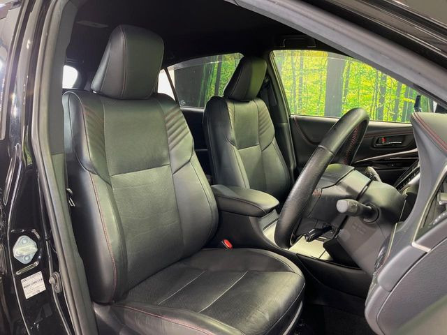 【本革シート】上質な本革を使用し、高級感あふれる本革シート。常に体に触れる部分だから、座り心地の良さにはこだわりたいですね♪汚れの付着や劣化を抑制する内装コーティング施工もおススメですよ♪