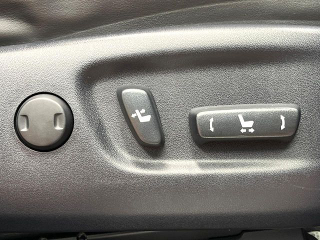 【パワーシート】スイッチ一つで簡単にシートの微調整が可能!電動だから力もいりません!快適なシートポジションにセットして、快適なドライブをお楽しみください。