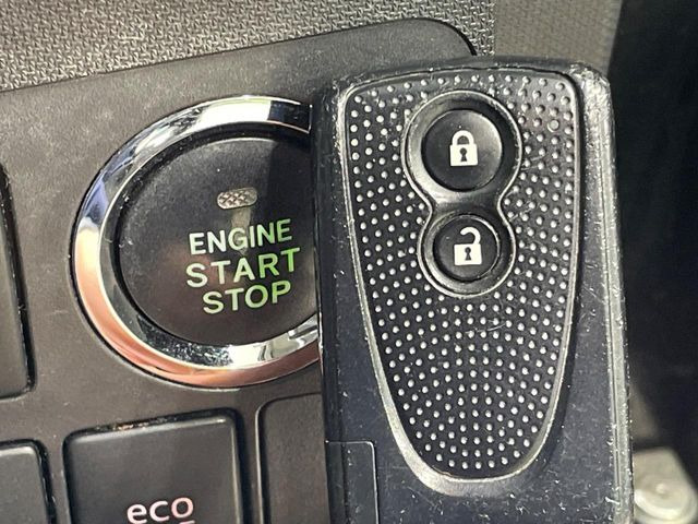 �y�L�[�t���[�V�X�e���z�J�o����|�P�b�g�ɓ��ꂽ�܂܂ł��h�A�̎{���E�������\�ȃX�}�[�g�L�[�𑕔��B�G���W���̃I���E�I�t�����J�M�����o���K�v����������Ƃ��Ă��֗��ł���