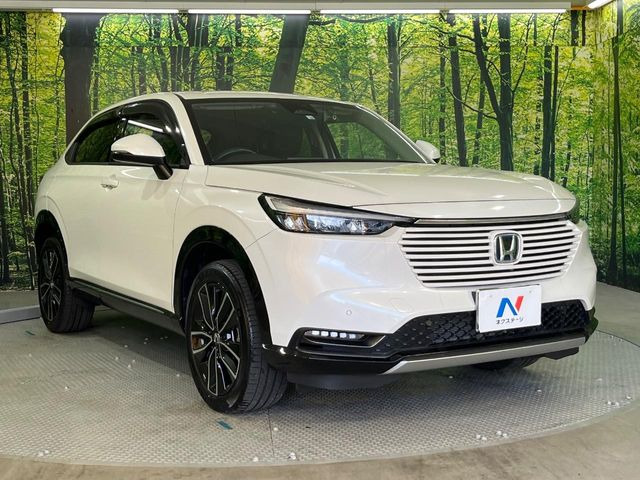 高透明度のガラス皮膜で撥水はもちろん、上質なツヤ・光沢を実現。紫外線や酸性雨から大切な愛車を保護し、色あせ・劣化を防止。「弾スプラッシュコート」、「弾プリミッサコート」からお選びいただけます。