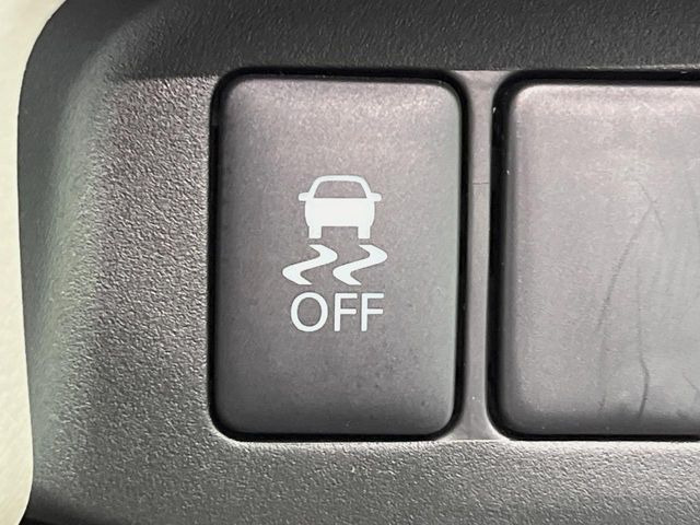 �y������h�~���u�z�ԗ��̉���������m����ƁA�����I�Ɏԗ��̐i�s������ۂ悤�Ɏԗ��𐧌䂵�܂��B�J�̓��ȂǊ���₷���H�ʏ󋵂ł����S�ȉ^�]���\�ł��B