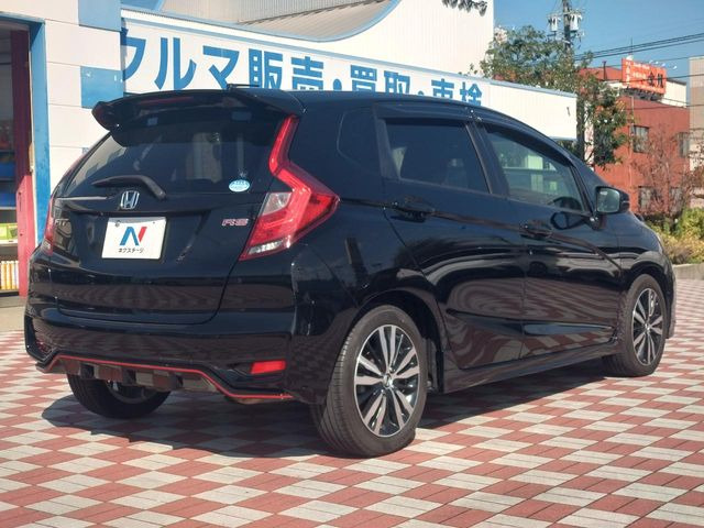 ☆全国のネクステージからお取り寄せが可能※!遠方の店舗に展示してあるクルマが気になる場合も、最寄りの店舗でご覧いただくことが可能です!是非私たちに要望をお聞かせください!※別途費用