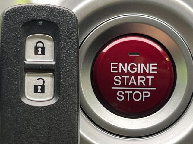 �yHonda�X�}�[�g�L�[�z�J�o����|�P�b�g�ɓ��ꂽ�܂܂ł��h�A�̎{���E�������\�ȃX�}�[�g�L�[�𑕔��B�G���W���̃I���E�I�t�����J�M�����o���K�v����������Ƃ��Ă��֗��ł���