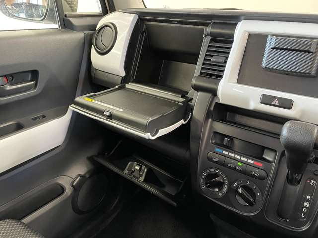 全車クリーニング済み!目立つ傷、汚れ、へたりなどなくコンディション良好です!!