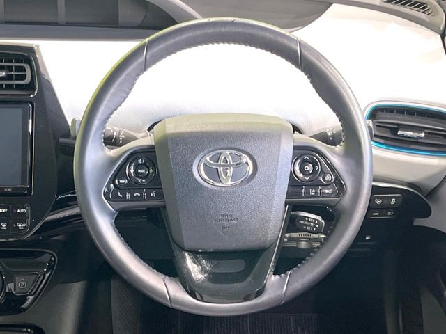 ステアリングも使用感が少なく、きれいな状態となっております♪