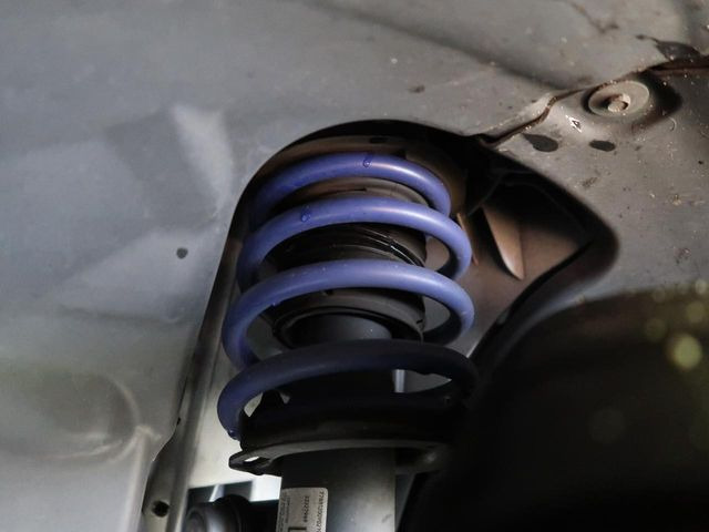 �yH&R�_�E���T�X�z���[�_�E���ς݂̂��ԂŁA�X�^�C���b�V���Ȍ����ڂƂȂ��Ă���܂��B�ԗ��̏d�S�������鎖�ŁA���s���̈��萫�����サ�܂���