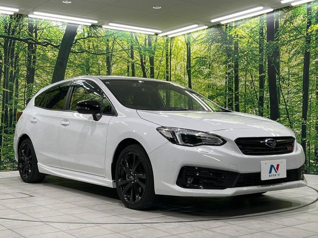 高透明度のガラス皮膜で撥水はもちろん、上質なツヤ・光沢を実現。紫外線や酸性雨から大切な愛車を保護し、色あせ・劣化を防止。「弾スプラッシュコート」、「弾プリミッサコート」からお選びいただけます。