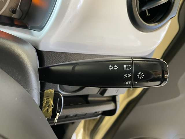 運転席周りに大きな傷、汚れ、へたりなどなく良質な状態です!