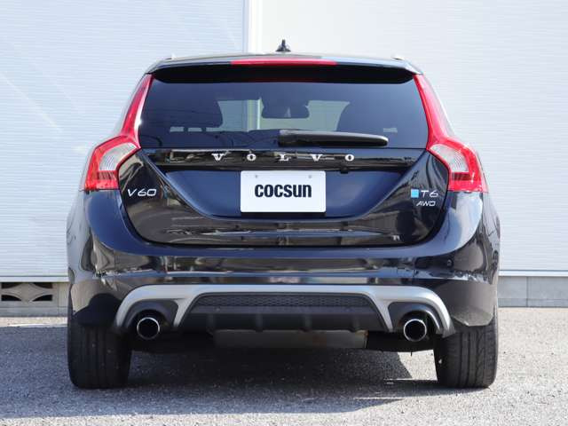 現行型エンジンにはボルボの認証を取得したMOTULの高級オイルSPECIFIC RBS0-2AE(0W-20)を使用します。