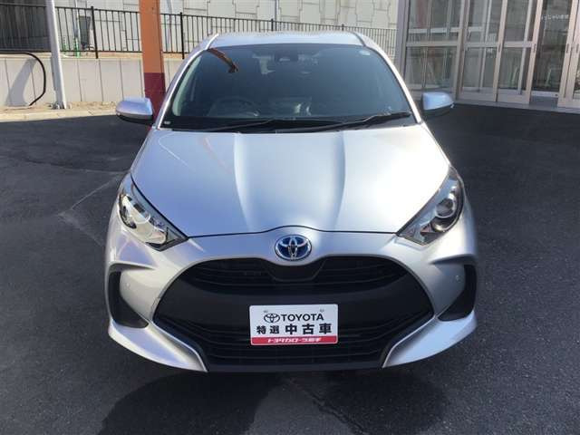 ヤリス1.5 ハイブリッド X E-Four 4WD