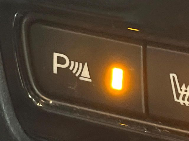 【クリアランスソナー】バンパーに付いたセンサーが障害物を検知!一定の距離に近づくとアラートで教えてくれます♪狭い駐車スペースや車庫入れ時も安心ですね☆