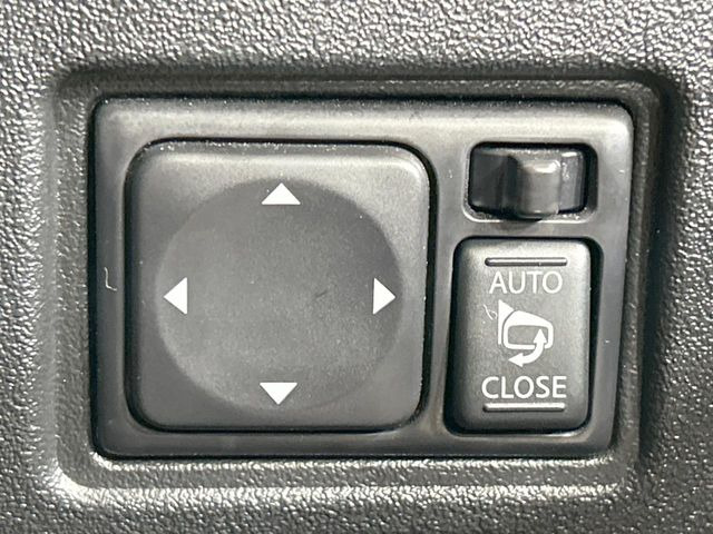 �y�d���i�[�~���[�z�T�C�h�~���[�͓d���i�[���ƂȂ��Ă���A�������ԏ�ł��L�Y�������X�N��}�����܂��B