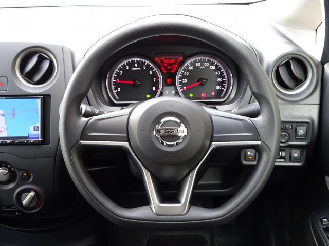 �O���[�{�b�N�X���㉺�Ɏ��[�o�b�`����