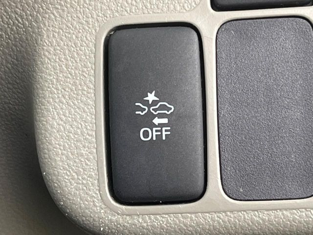 【スマートアシスト】走行中に前方の車両等を認識し、衝突しそうな時は警報とブレーキで衝突回避と被害軽減をアシスト。より安全にドライブをお楽しみいただけます。