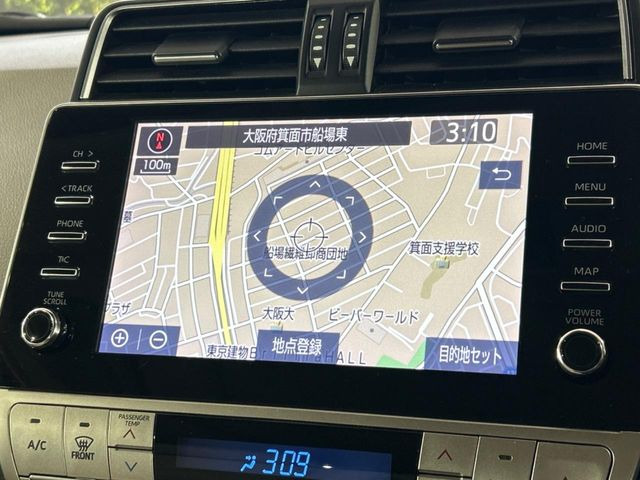 【ナビ機能付きディスプレイオーディオ】ナビ機能搭載の他、お持ちのスマートフォンと連携して、ナビやbluetoothでの音楽再生が可能です♪デザインはもちろん操作性も良好!